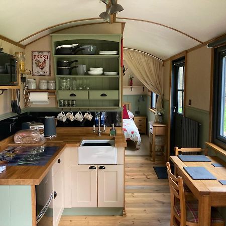 Brook The Shepherd Hut ซัลทาช ภายนอก รูปภาพ